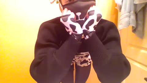 Frisky Missy online show from December 17, 6:24 am