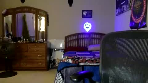 fromthabac online show from December 4, 11:37 pm