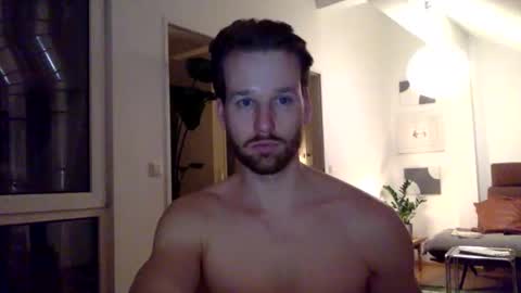 frozenyoga online show from April 2, 11:33 pm