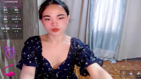 Snapshot of fuchsia_love chatting on October 22, 1:20 am HI IM RONA DONT FORGET GIVE ME THUMBS UP AND JOIN TO MY FANCLUB online show from October 22, 1:20 am
