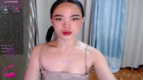 Snapshot of fuchsia_love chatting on October 17, 9:52 pm HI IM RONA DONT FORGET GIVE ME THUMBS UP AND JOIN TO MY FANCLUB online show from October 17, 9:52 pm