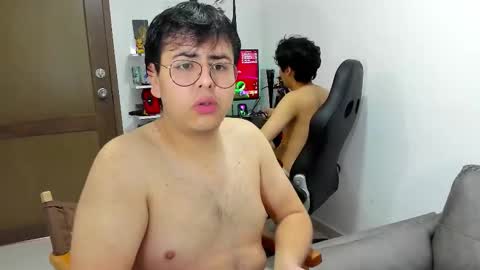 uwu online show from December 19, 9:32 pm