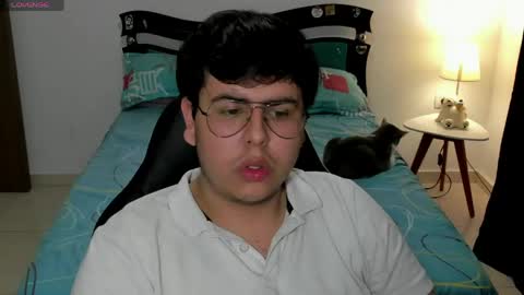 uwu online show from April 4, 11:34 pm