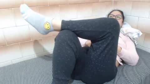 Ella online show from December 10, 6:44 am