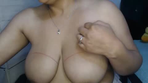 Mia and Gary  online show from November 9, 3:21 am