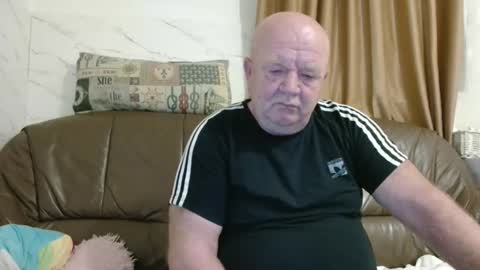 fullballs6 online show from April 3, 2:07 am