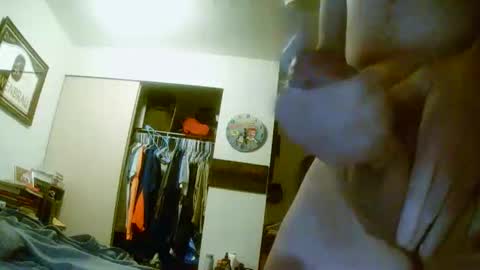 Snapshot of fultonstreet196860 chatting on December 8, 4:22 am fultonstreet196860 online show from December 8, 4:22 am