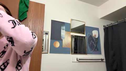 Linnys Palace online show from December 5, 5:44 pm