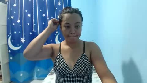 MAE online show from April 24, 11:51 pm