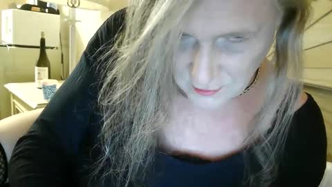 Jessie Love online show from September 29, 10:36 am