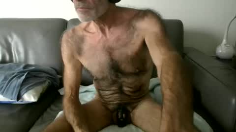 Snapshot of furrydawg chatting on February 25, 6:33 pm furrydawg online show from February 25, 6:33 pm