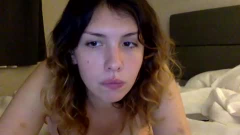 Fushia online show from November 4, 1:29 am