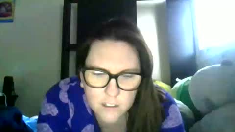 fuzzypeaches87 online show from March 22, 6:23 pm