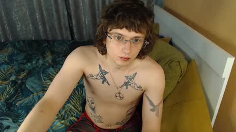 Ian online show from October 8, 11:43 pm