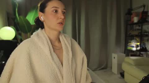 G online show from March 3, 6:03 pm