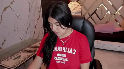 Gabbie online show from January 16, 8:07 pm