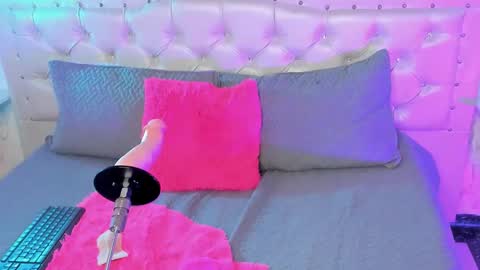 gabbieskinny online show from November 7, 3:58 pm