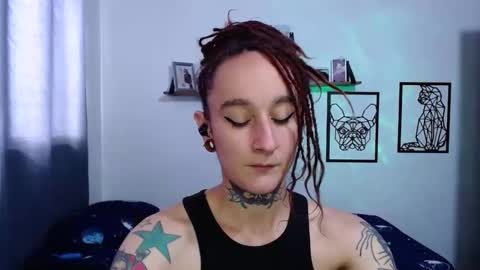 Snapshot of gabby_moon09 chatting on October 28, 4:19 pm gabby_moon09 online show from October 28, 4:19 pm