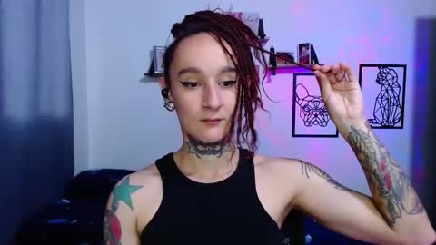 Snapshot of gabby_moon09 chatting on October 10, 12:11 pm gabby_moon09 online show from October 10, 12:11 pm