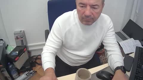 gabriel9_2003 online show from April 15, 10:29 am