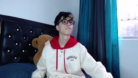 gabriel_x18 online show from March 15, 9:07 pm