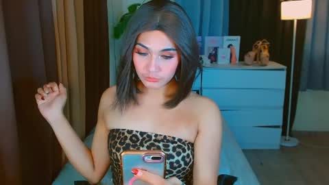 gabriela_deluxe online show from March 28, 8:27 am