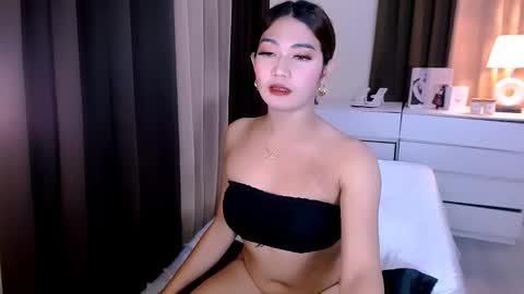 Snapshot of gabriela_deluxe chatting on October 14, 12:35 am gabriela_deluxe online show from October 14, 12:35 am