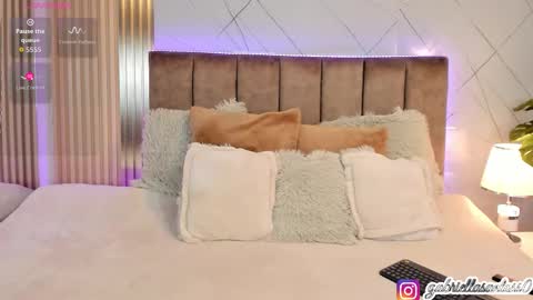 gabriella_santoss online show from September 17, 4:54 pm