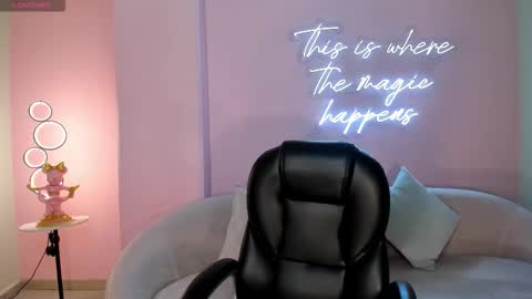 Snapshot of gabriellalee_ chatting on October 9, 3:01 am Gabriella Lee online show from October 9, 3:01 am