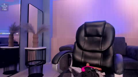 Snapshot of gabriellalee_ chatting on March 1, 8:23 am Gabriella Lee online show from March 1, 8:23 am