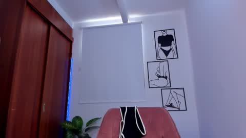    online show from November 22, 8:40 pm