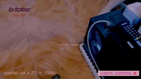 gabyye capprins online show from April 6, 12:52 am