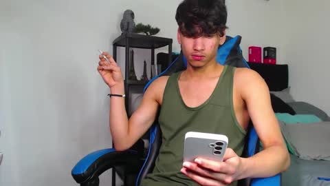 gael_jones online show from November 13, 4:15 am