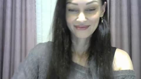 Snapshot of galaxy_33 chatting on October 28, 10:22 pm galaxy_33 online show from October 28, 10:22 pm