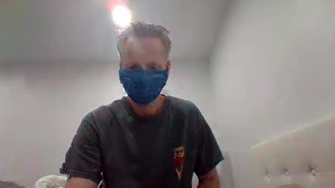 Snapshot of gamerboy200 chatting on December 10, 7:37 am gamerboy200 online show from December 10, 7:37 am