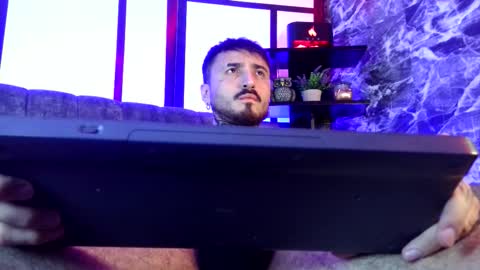 Chris  Dont forget to gift me thumb up Its very important to me and makes me happy AF  online show from December 4, 7:52 am