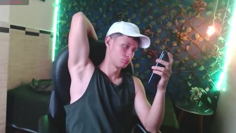 garuo_18 online show from December 2, 7:23 pm