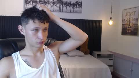 garuo_18 online show from December 1, 7:12 pm