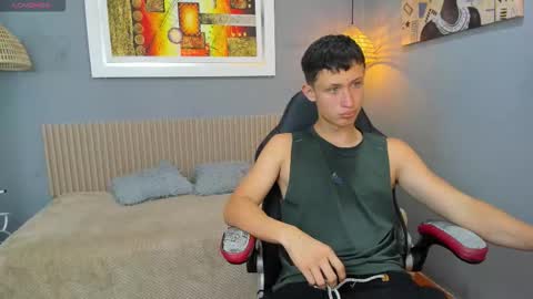 garuo_18 online show from November 30, 4:25 pm