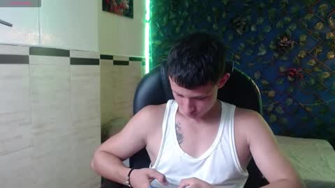 garuo_18 online show from November 19, 3:17 am