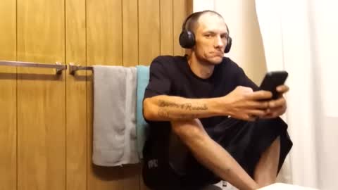 Snapshot of gatz21590 chatting on September 17, 2:04 am gatz21590 online show from September 17, 2:04 am
