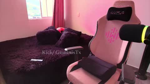 geminis11 online show from November 22, 9:45 pm