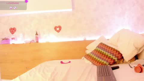 geminis muentes online show from February 25, 7:09 am