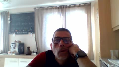 Gen online show from April 21, 7:04 am