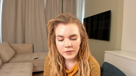 Emily online show from March 31, 11:43 am