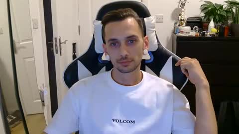 georgek0011 online show from October 3, 2:43 am