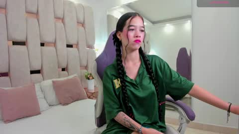 Georgina Kloss  online show from April 14, 4:43 pm