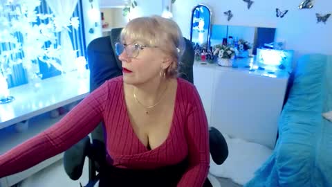 Ghertrudequeen online show from November 30, 4:41 am