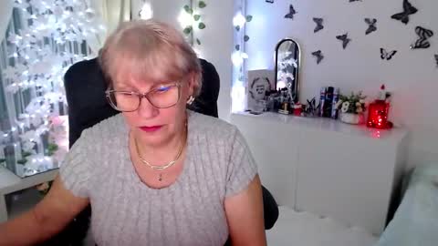 Ghertrudequeen online show from December 16, 5:03 am