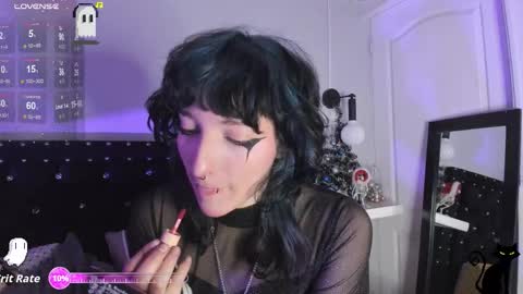 Allison  online show from December 18, 8:48 pm